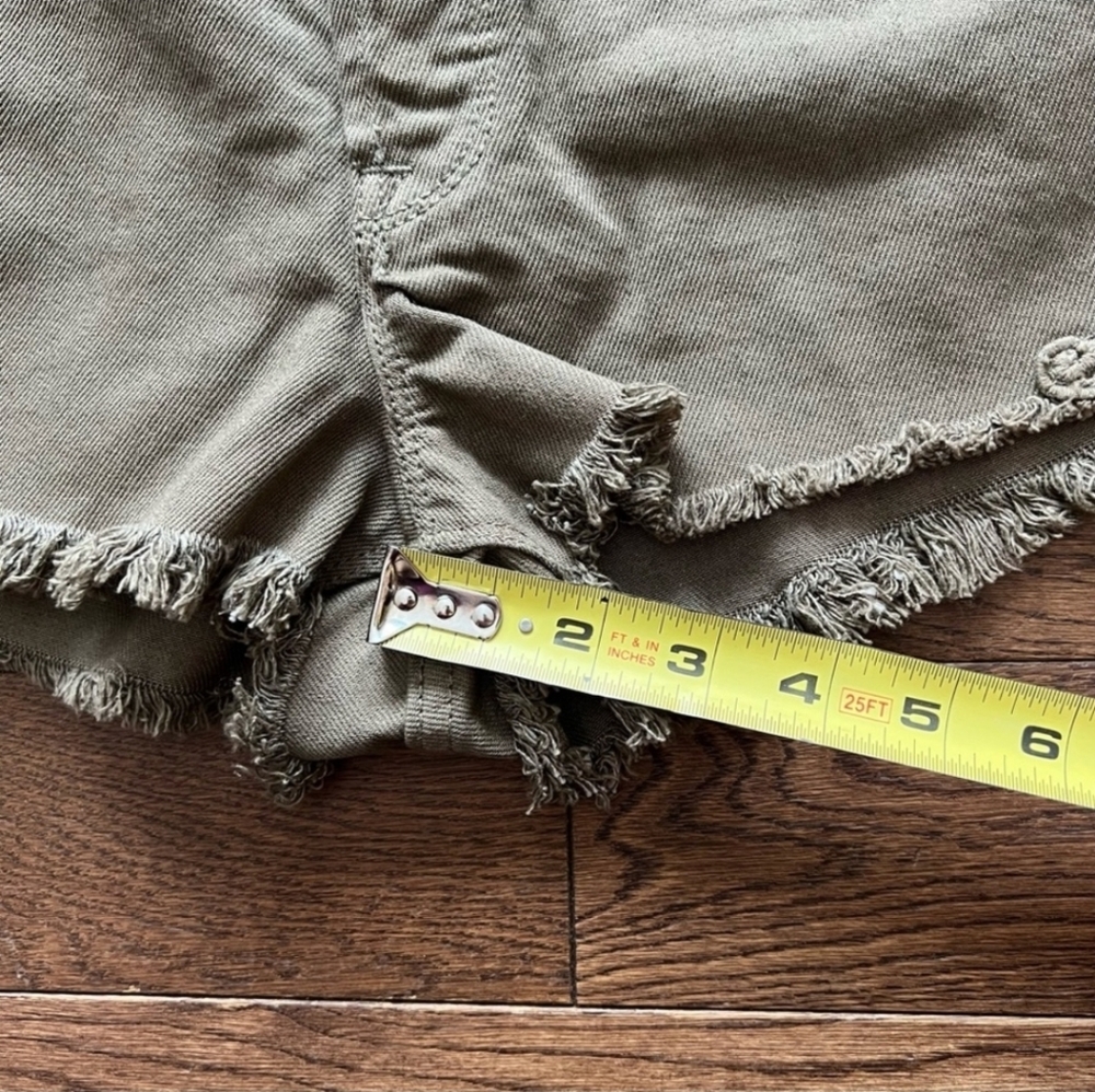 NEW Olive Crochet Detail Roxy Shorts - Picture 10 of 10